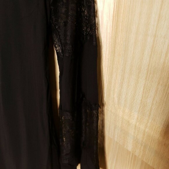 Tobi Tunic Length Top With Lacey Bell Sleeve Small - Picture 4 of 7